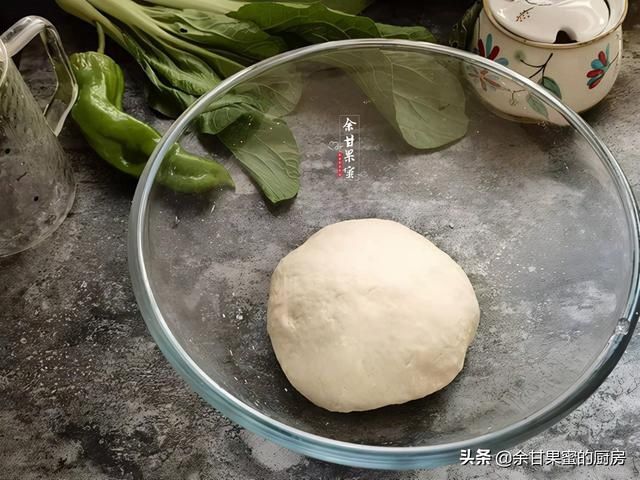 一款家常水煎包，从调馅到出锅，鲜美多汁好味美，出锅就吃仨