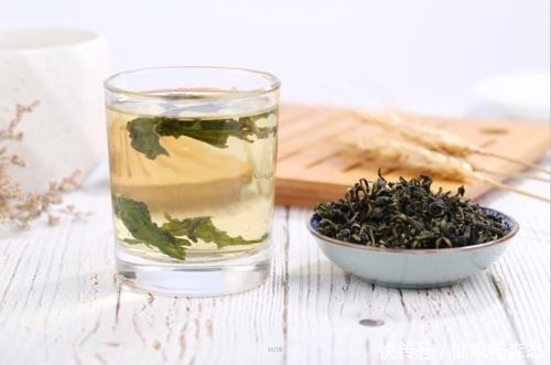 用什么泡水喝可降尿酸？这6种茶饮是尿酸“克星”
