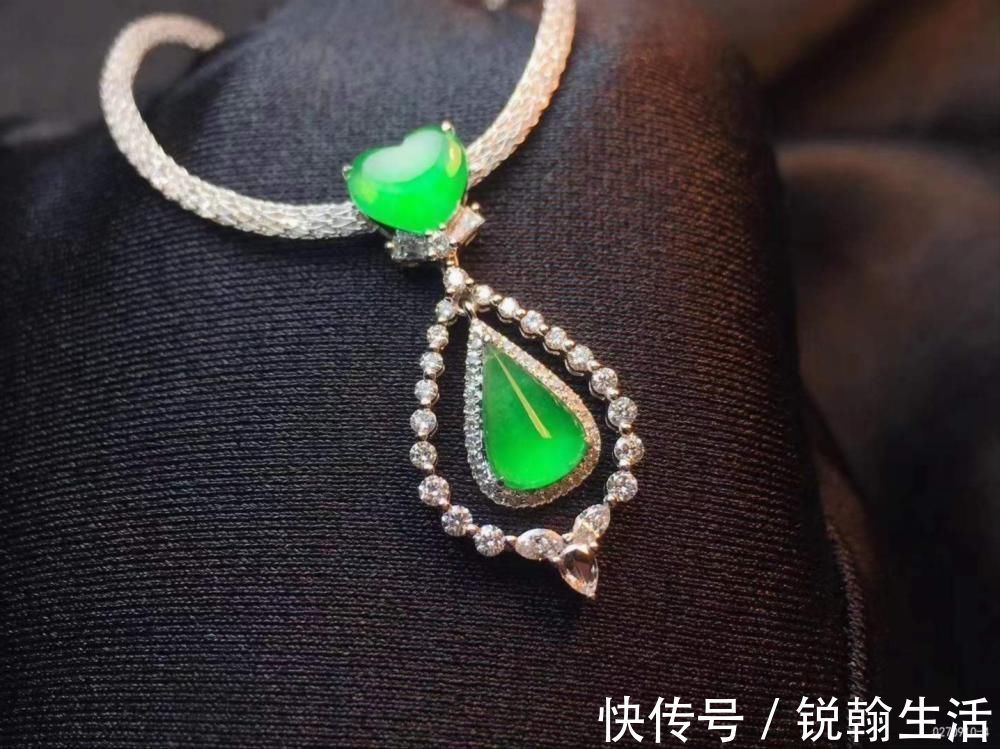 吊坠|有东方韵味的翡翠项链，时尚而高贵，演绎属于气质女性的独特美感