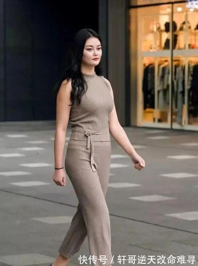 装扮 立体精美的打底裤装扮复古感十足,时尚大方又舒适,还很百搭!