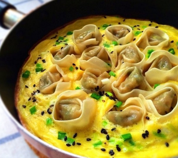 馄饨别只会煮着吃！此种做法老公吃了两盘，边吃边夸完全停不下来