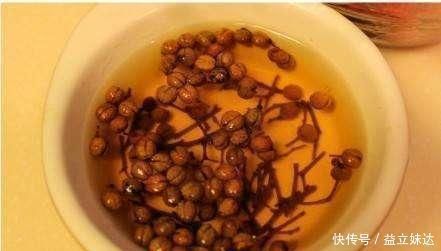 拔罐|除湿的好方法,泡脚水里撒点这种东西,每天坚持,湿气慢慢排出