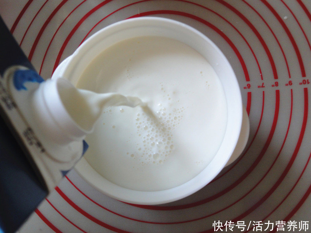 营养物质|牛奶与酸奶,谁是“补钙之王”?营养价值最高?准备颠覆你的认知