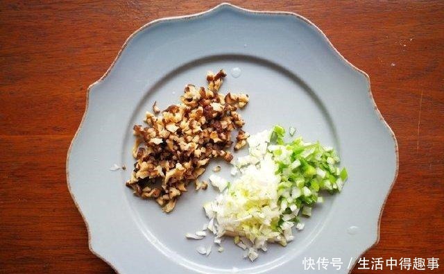 豆腐创意吃法,鲜香下饭,比肉还受欢迎,上桌孩子抢着吃!