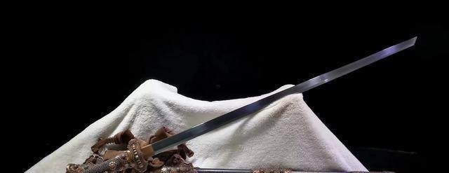 陨石 人类历史中有使用陨铁铸成的兵器吗真有小说中描述的那么锋利