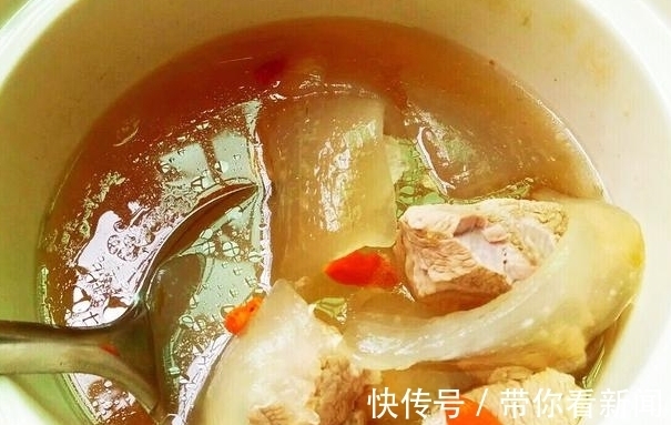 雪梨|秋季，“奔三”女人多吃它，补水润燥营养嫩肤，比贴面膜效果好