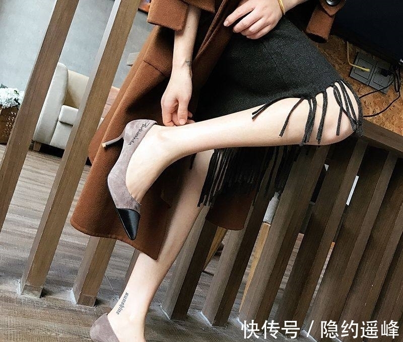 一字带|女人迷人魅力尖头细高跟鞋,上演时装周百搭秀