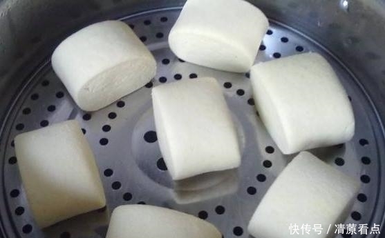 婆婆教我快速发面的窍门，30分钟发满盆，只需多放一瓶这东西