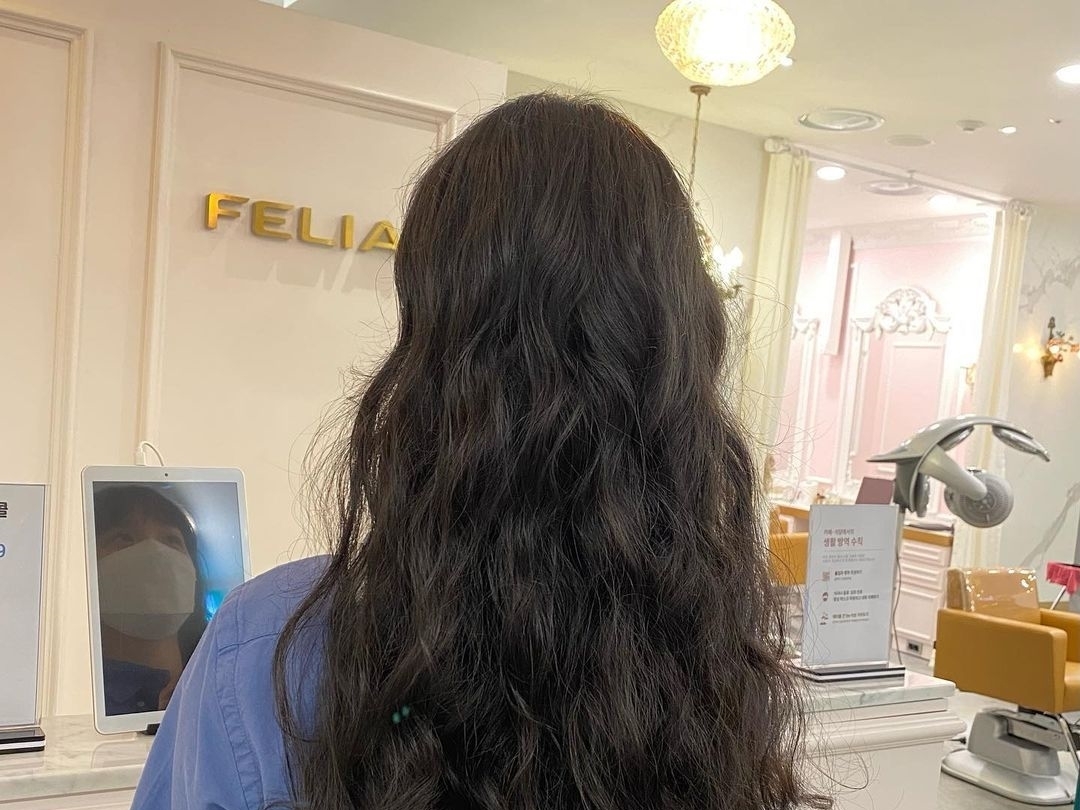 时尚 今年年底发型怎么剪?全头卷齐刘海狼尾发都不错,精选15款任你挑