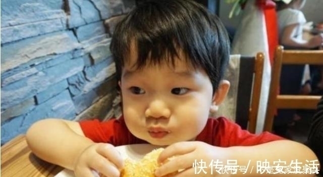 散散步|6岁男童不爱吃零食,积食半年未好转,医生:1件事没做对,无知