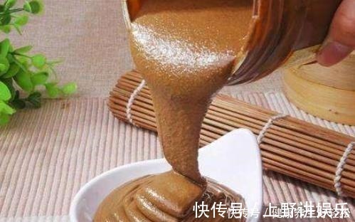 稀释芝麻酱,只加水就错了!火锅店都加“它”,芝麻酱丝滑细腻