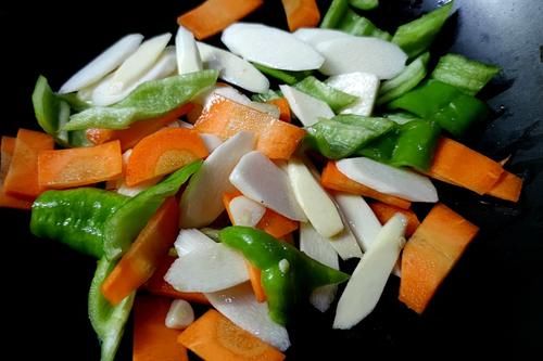 山药别总炖汤，试试这么做，清脆爽口，超级好吃，好吃到停不下来