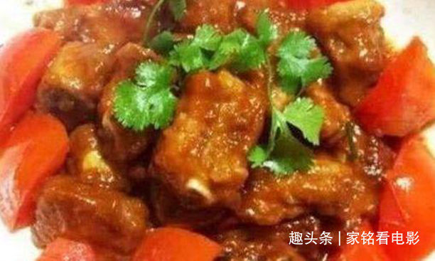 青椒|美食推荐油豆腐炒辣椒、番茄焖排骨、青椒木耳肉丝、土豆酱鸡块