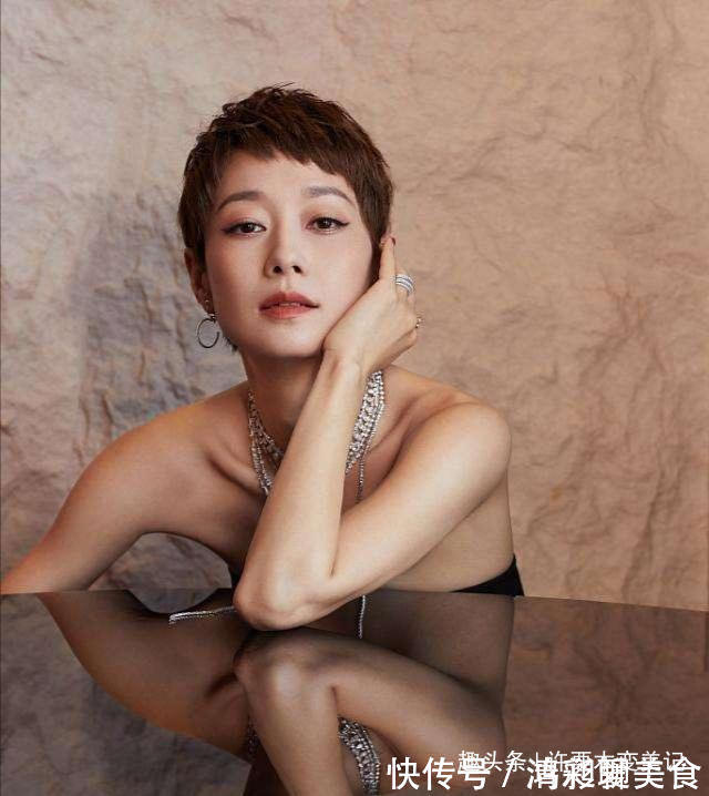 发型|50岁的女人,别烫泡面卷来显老!这些“年轻十岁短发”更适合你