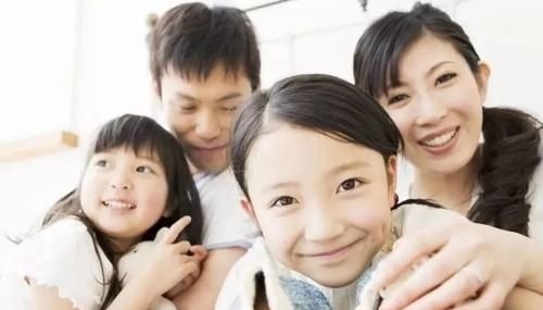 零花钱|“妈妈,可以给我钱吗?”两个妈妈不同做法影响孩子不同人生