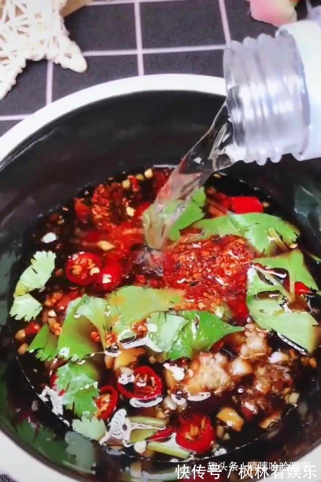 好吃|价廉物美,营养丰富,仅需拌一拌就非常好吃哦!捞汁花甲送给大家
