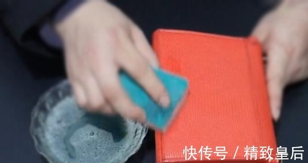 洗衣机|家中的手提包脏了别乱洗，教你简单一招，快速省力的将包清洗干净