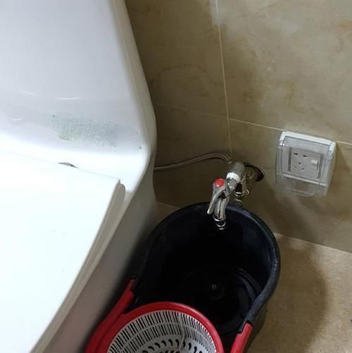 拖把池|卫生间上水口改成2个出水口,简单方便不用砸瓷砖,很多人想不到