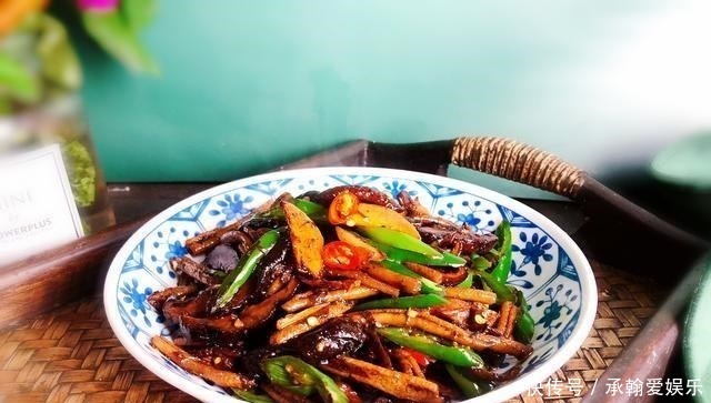 鳝丝量少就加上它一起炒,不仅能以假乱真充充数还荤素搭配两全了