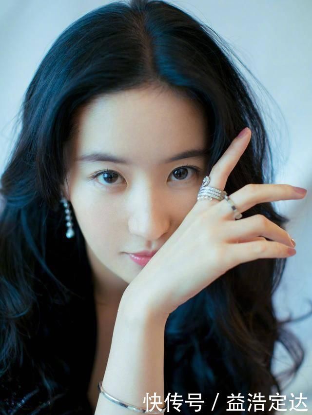 “中国风妆容”爆红油管,可点开怎么都是网红妆