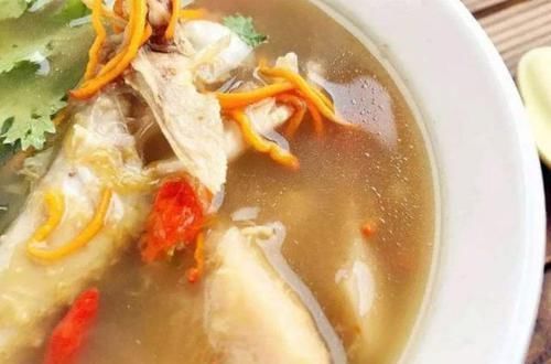 水果的时|路边摊买榴莲,水果贩子让“把壳留下”便宜点,为什么