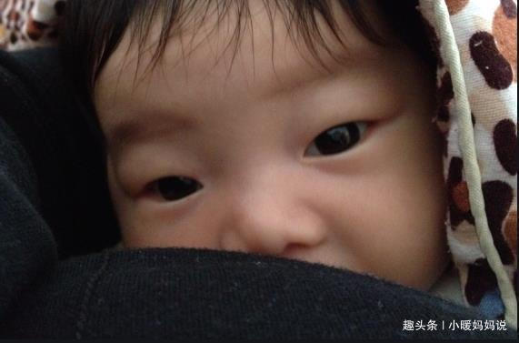 打嗝|不要怪孩子吃奶“扭来扭去”,是他给宝妈的“暗号”,妈妈要懂