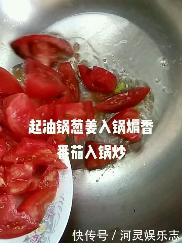 番茄土豆絲|它是“堿性食物”,女人常吃,嘴巴不臭,頭發(fā)烏黑,皮膚也嫩了