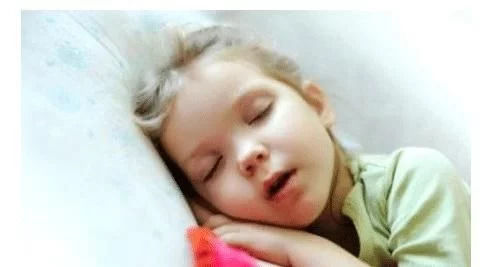 小李|十月怀胎,孕妇产下“雪人”宝宝,宝爸都被宝宝外貌吓到了