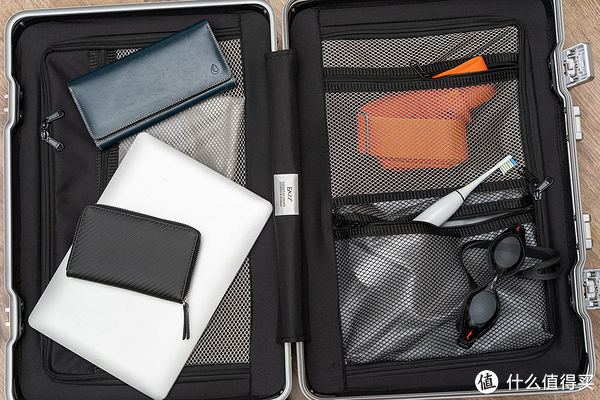 铝框|除了网红爆款 还有默默无闻的“国王”:EAZZ新款铝框登机箱