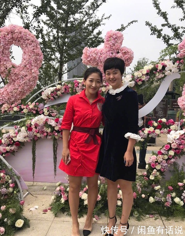 黑裤|刘诗雯错失金牌惹人心疼,私下还是时髦小姑娘,穿搭有少女甜美感