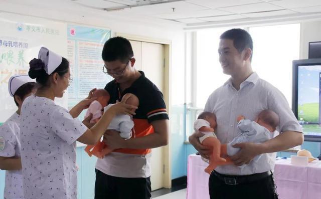 阶段|经常被抱的孩子,和经常躺着的孩子谁更健康?医生:两者差距明显