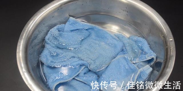 不管毛巾多脏多黄，试试这样泡一泡，洗完的毛巾又软又干净，实用！