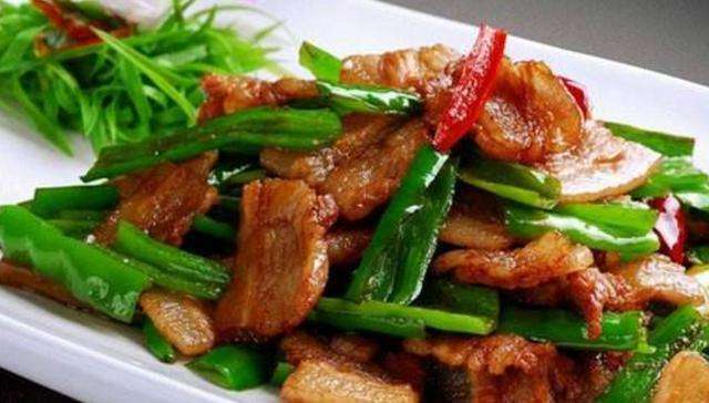 色香味俱全的几道家常菜，荤素搭配营养丰富，家人吃得津津有味