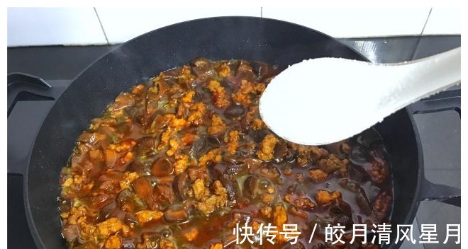 发菜谱|比老干妈还好吃的拌酱，做法简单，咸香有味，看着就流口水！