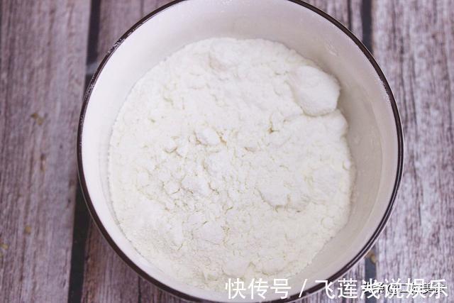 买面粉,选麦芯粉还是雪花粉?大厨:口感差别很大,别乱买了