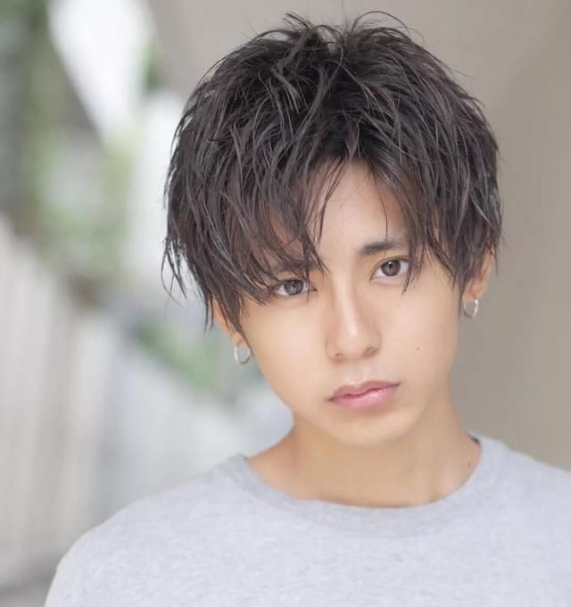 齐刘海 男生们,找对发型比找对女朋友还重要颜值从60到80没问题