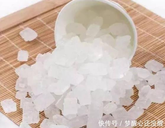 白冰糖和黄冰糖有什么区别?原来差距这么大,千万别买错了哦!