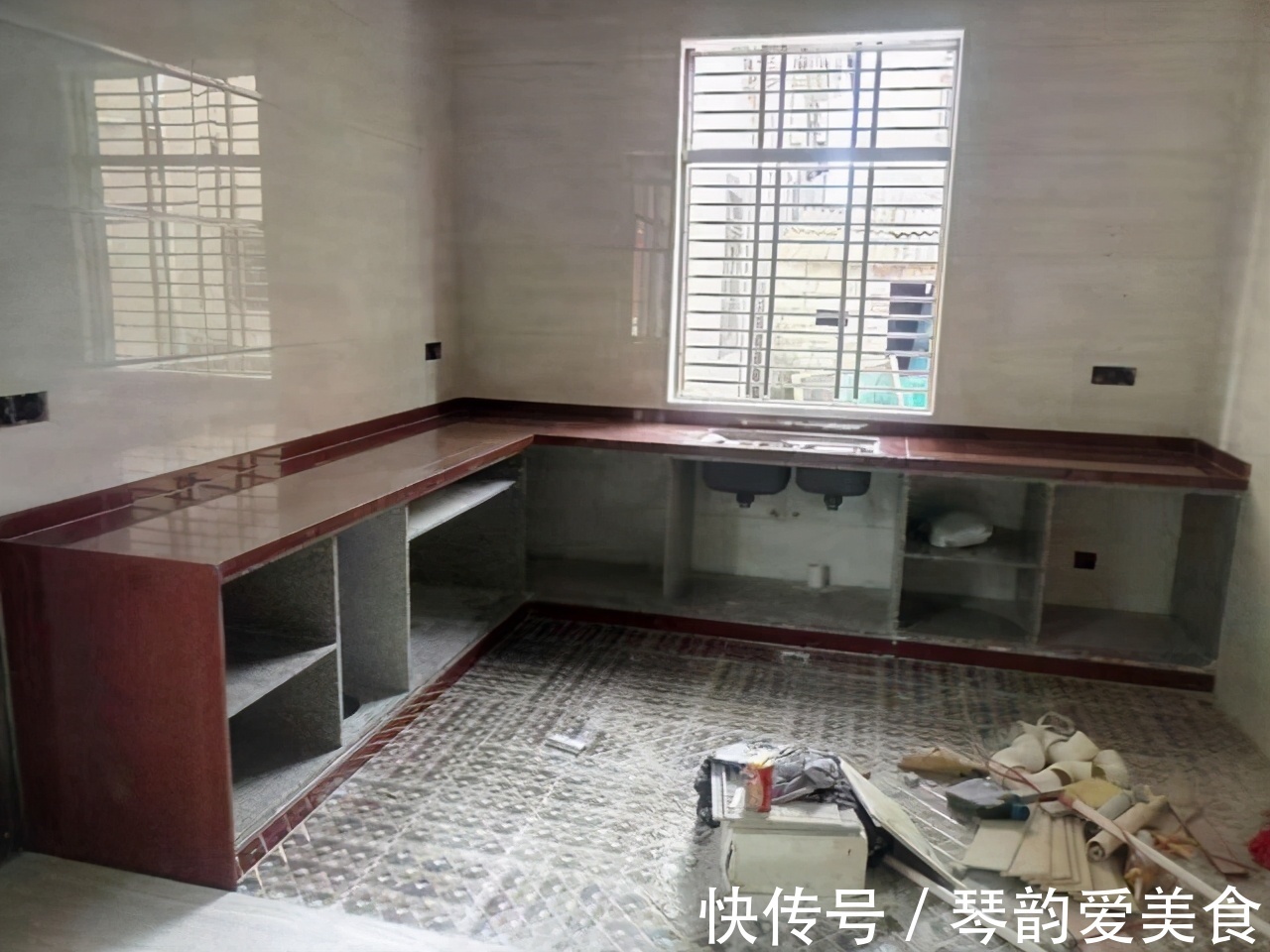 石材|越来越多的人厨房不装“橱柜”了,厨房应该这样装,比橱柜好用