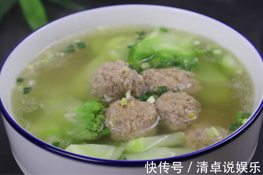 肉丸子下锅就散学会小窍门,肉丸子保准不松散,还很有弹性!