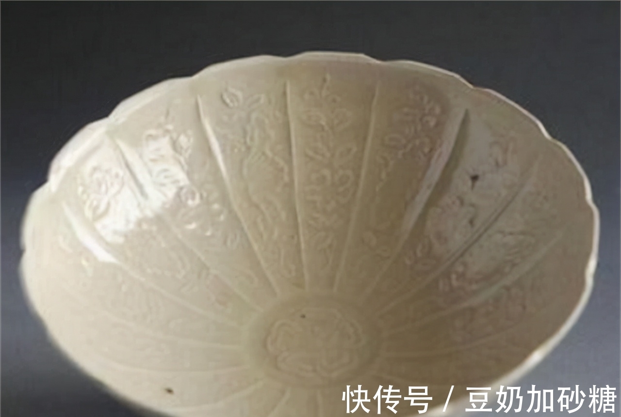 染织品$唐宋时期定窑纹饰与染织品纹饰的关系