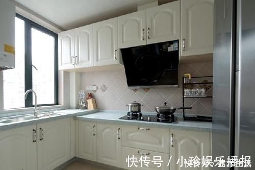 地中海|老婆心血来潮把新房装修成这样,朋友都说电视墙还是头一次见