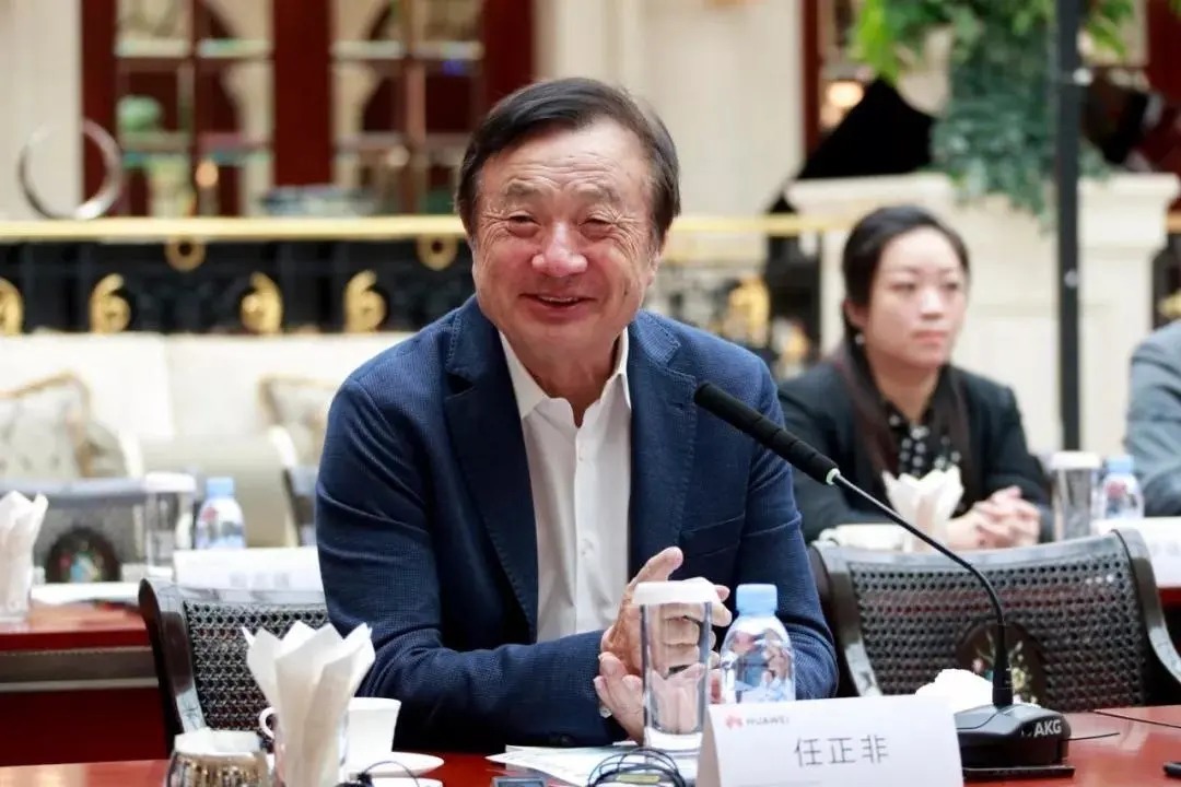郑宝|儿子任平读大学时开华为办事处的车玩,任正非对办事处负责人说:再借车给他我撤你的职