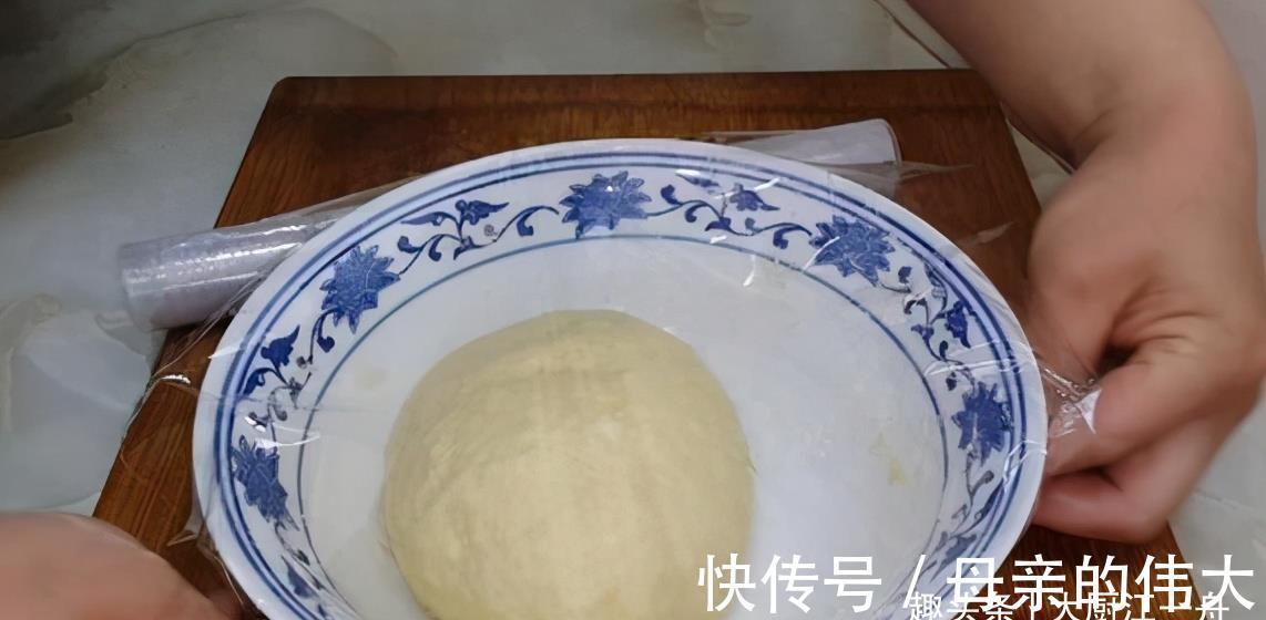 发面|早餐不用出去买了，教你在家做酥皮小糖饼，不用发面，简单又省事