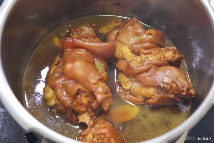 在家卤猪蹄,记住“放3样”再卤,25分钟猪蹄酥烂,味道香无杂味