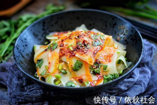 凉菜是夏天餐桌上的主角,分享7道家常凉拌菜,上桌比热菜受欢迎