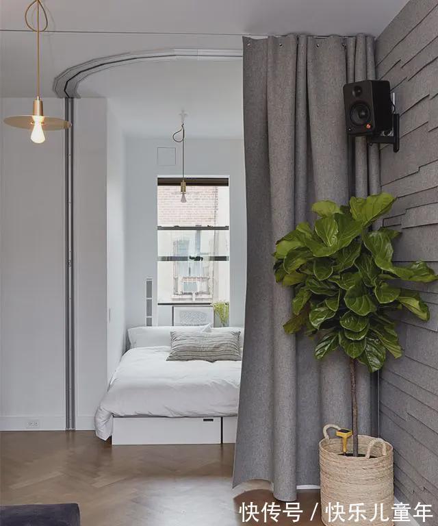 衣柜|35平单身公寓，家里太小就把床藏到柜子里，果然方便又显宽敞！