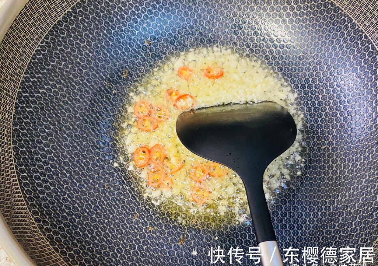清炒苋菜|七月这菜“金不换”,遇见一次买10斤,清炒凉拌都行,营养又美味