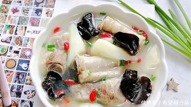 天冷了,多给家人喝这汤,上锅炖一炖,暖胃养胃,天越冷越要多喝