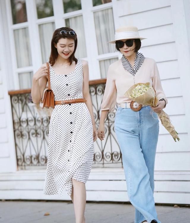 配饰|六十岁女人告别“奶奶装”,这4种实用穿搭思路,知性简约又优雅