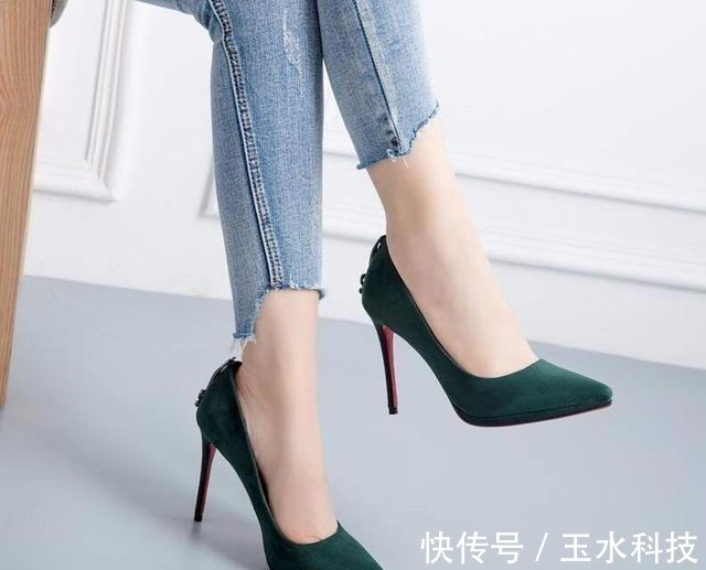 尖头 优雅经典的高跟鞋轻松驾驭,尽显女性优雅的现代气质